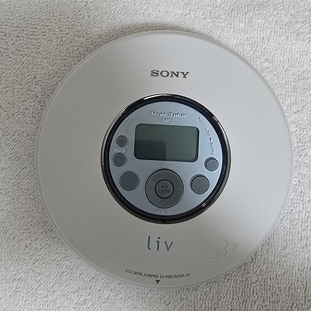 Sony CD Walkman Disc Mp3 D-NE329LIV & Speaker Stand BCA-DNE320S Bundle Vintage - Picture 6 of 16
